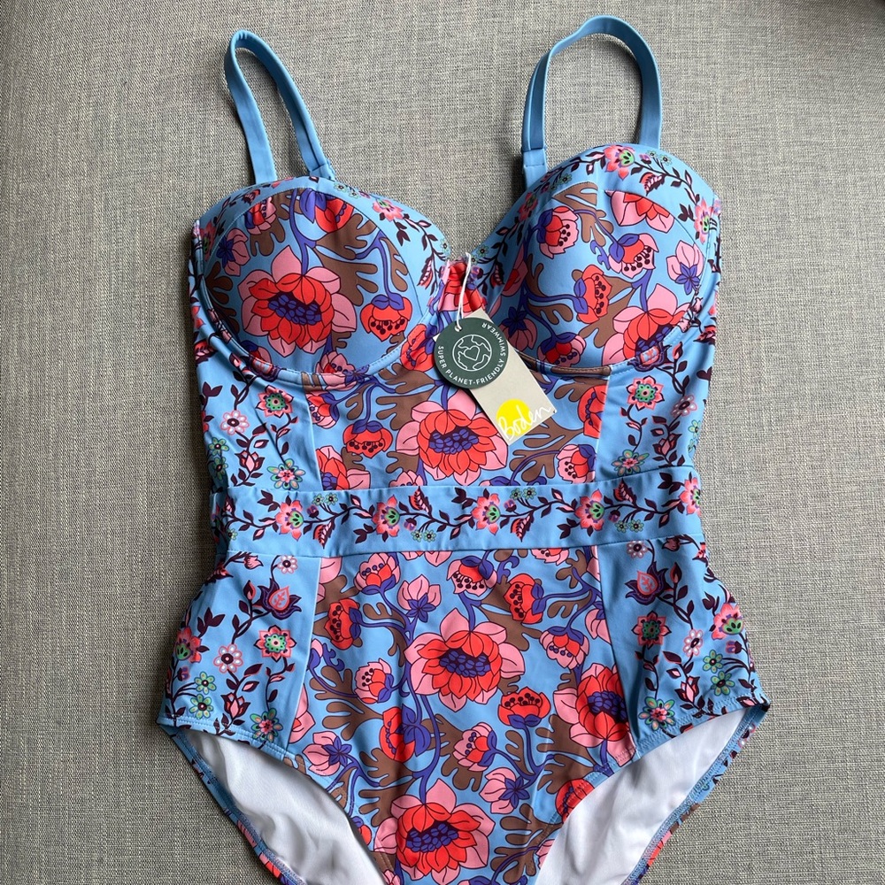 NWT Boden One pice swimsuit, underwire support, lined throughout